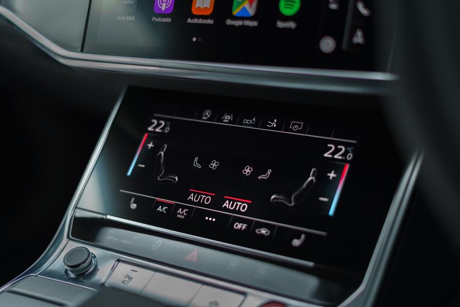 Детали интерьера Audi S6 Avant TDI (C8) 2019 года  (UK) (фото 23 из 42)
